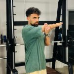 Estiramiento para recuperación muscular.